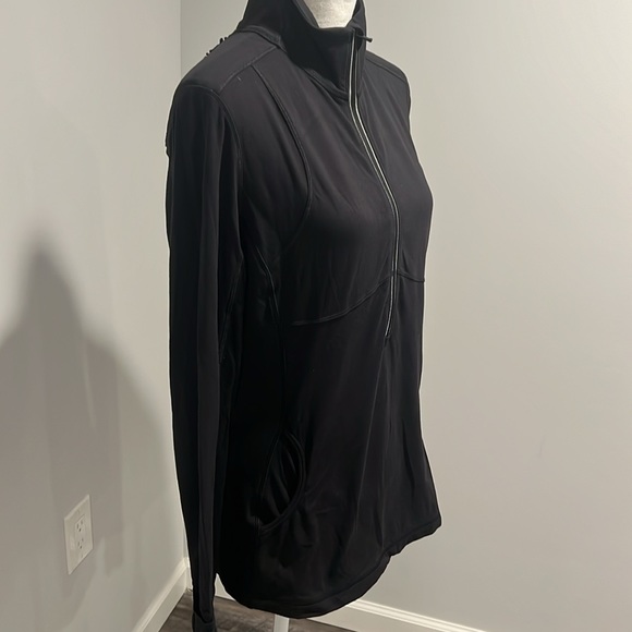 Lululemon Lace Star Runner Pullover Top Size 12 Black - Picture 9 of 13